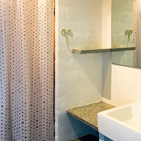 4 Person In Hotel Hemmet